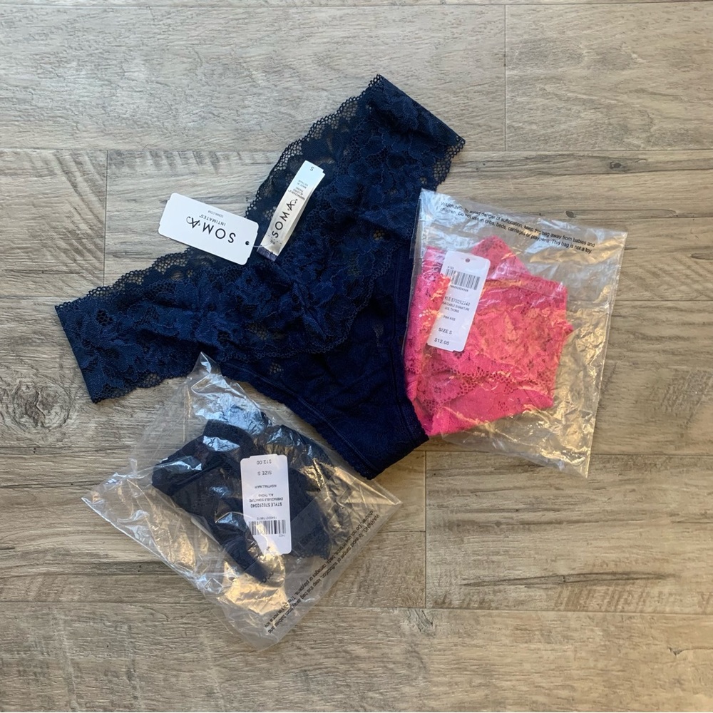 Soma 3 Embraceable Signature AOL Thong Lace Panty Navy Pink - Picture 2 of 10
